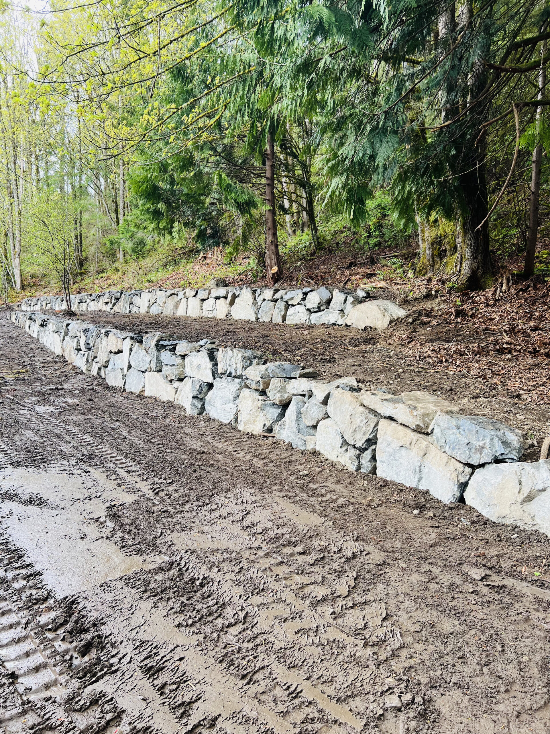 Issaquah-WA-tiered-rock-retaining-wall-slope-project