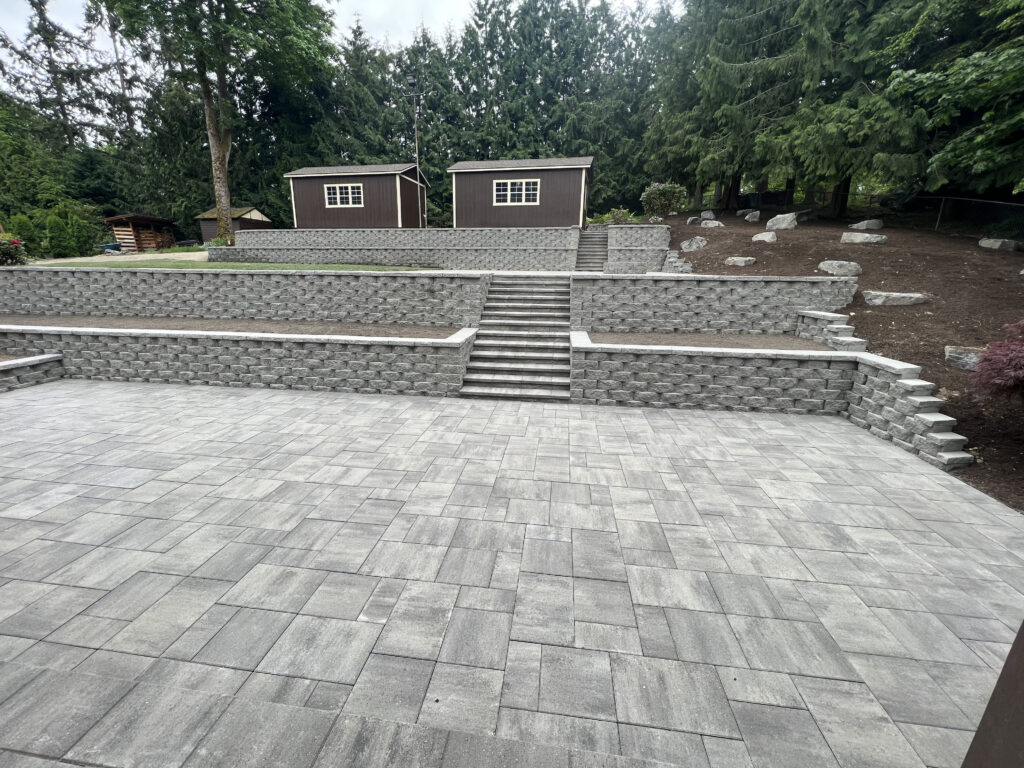 Kent WA block retaining wall terrace with stairs