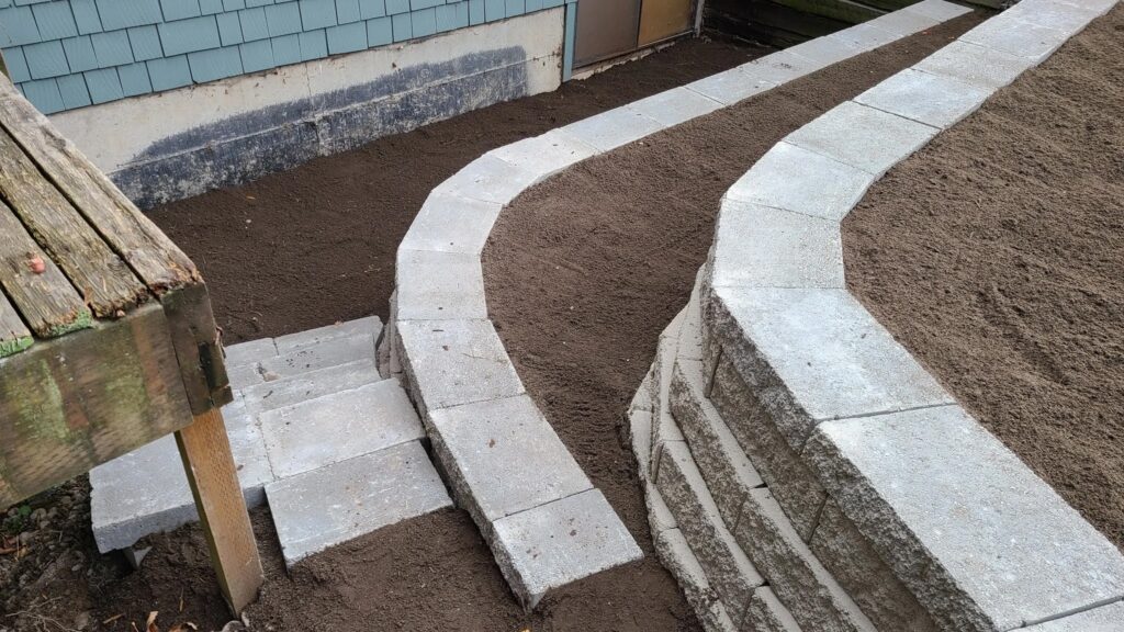 Bellevue 2-tier wall with steps.