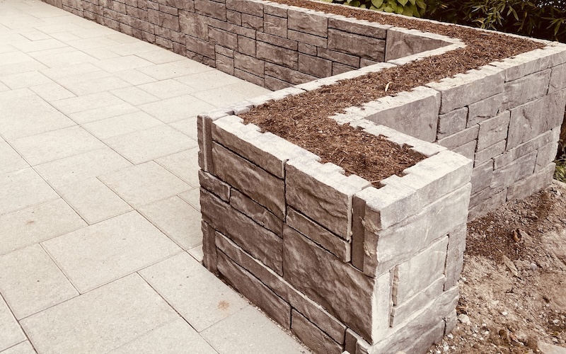 Drainage wall, planter wall.