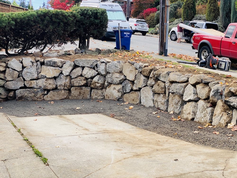 Curved rockery wall in Renton, WA.
